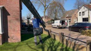 Schoorsteen onderhoud Leiden ladder bus